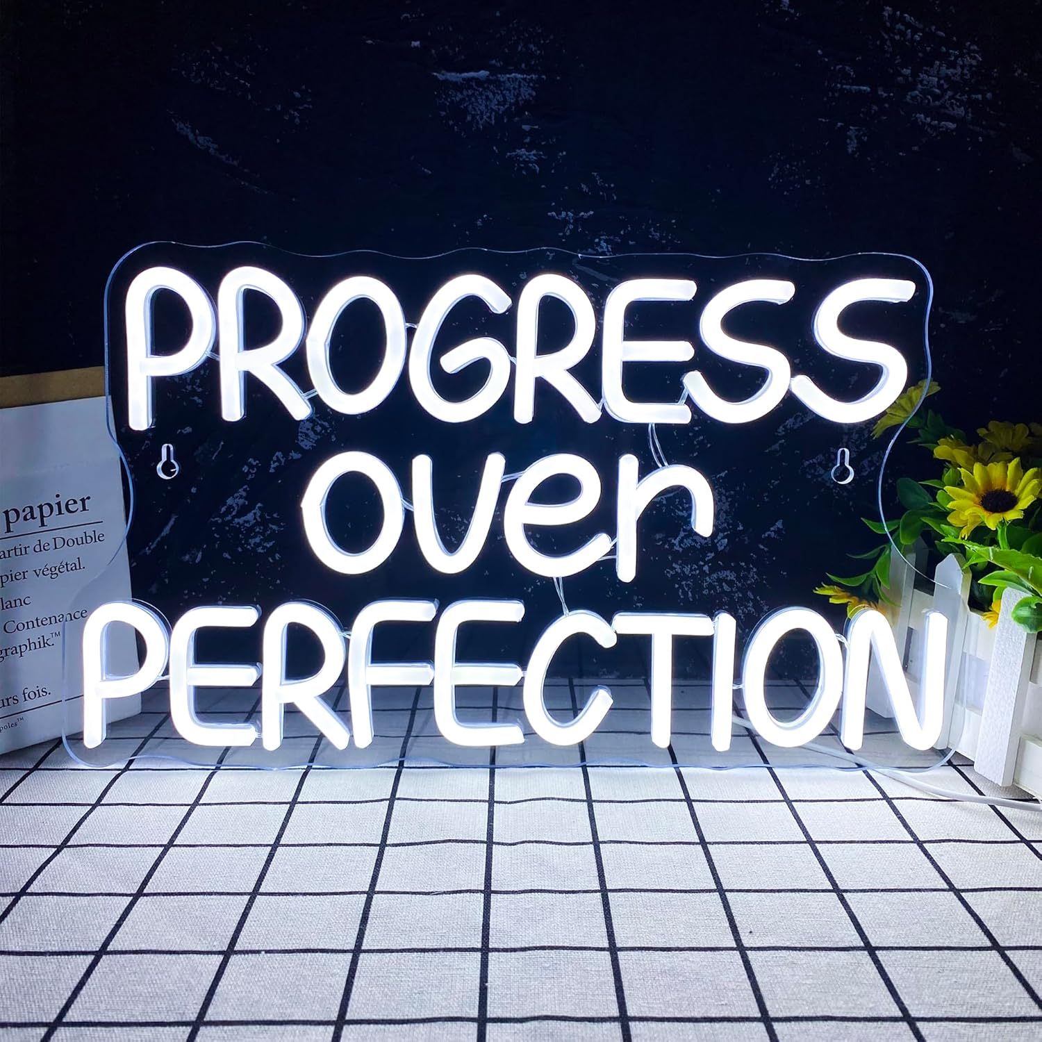 Home Gym Neon Sign - Progress Over Perfection LED Neonbord Wit
